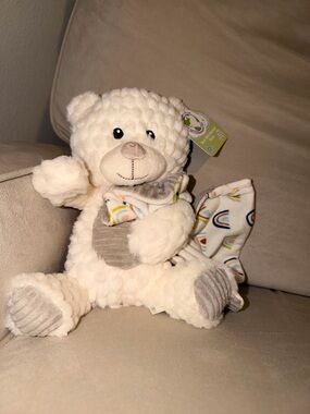 NWT Plush Cream Bear with Rainbow Accent Crinkle Blanket